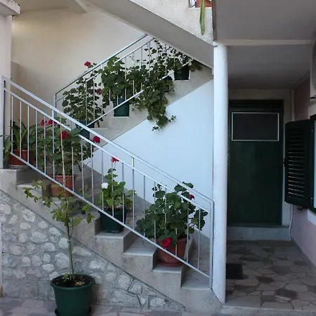 With A Parking Space - 6753 아파트