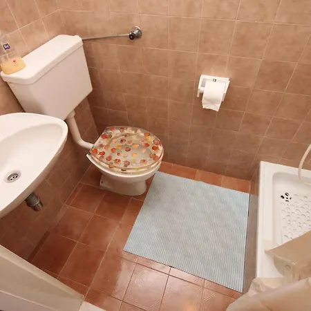 With A Parking Space - 6753 아파트 마카르스카