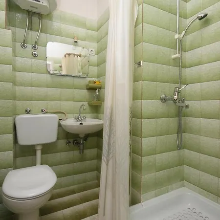 With A Parking Space - 6753 아파트