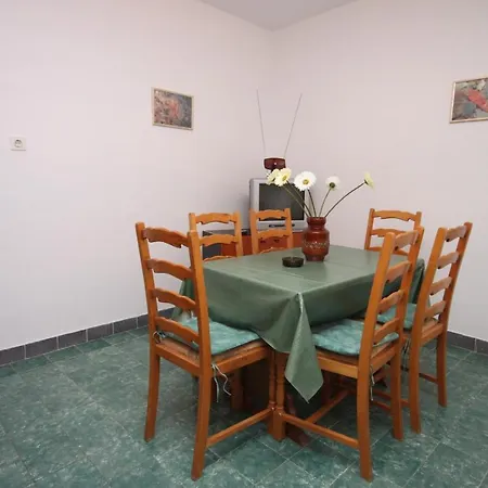 With A Parking Space - 6753 아파트